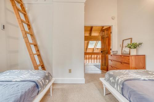Katil atau katil-katil dalam bilik di Spring Home 42 - Meredith Lodging