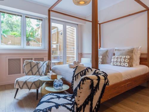 Rose & Garden - Eiffel Tower