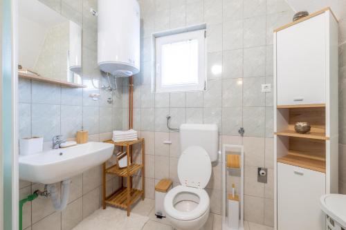 Bilik mandi di Mountain House Kosjenka