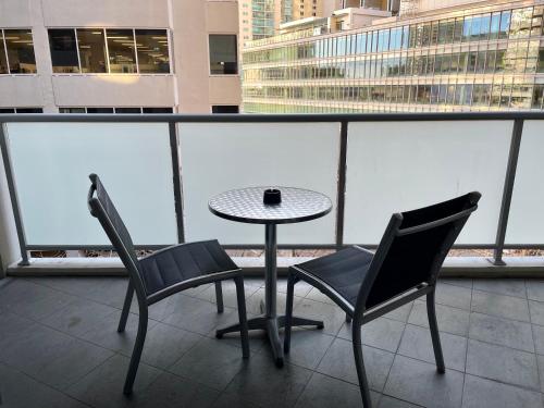 Un balcón o terraza de APX World Square