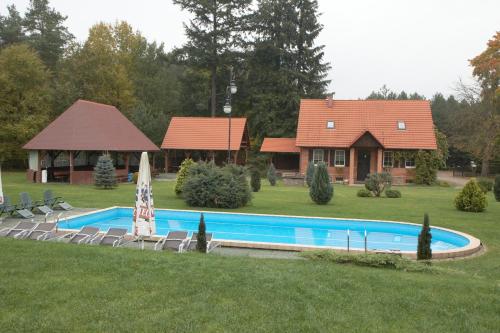 Bazén v ubytování Leśniczówka "Przyłęsko" nebo v jeho okolí