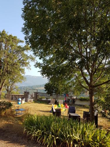 Photo de la galerie de l'établissement La Ferme de Clareau- Glamp'In Lodge Nature -Tentes safari- Chambres d'hôtes sous la Toile, à La Motte-Chalançon
