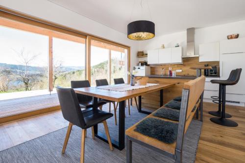Kuchyň nebo kuchyňský kout v ubytování Attersee-Chalet Angermann Familie Spalt