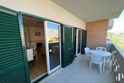 Apartment by the beach with parking and wifi by amcf