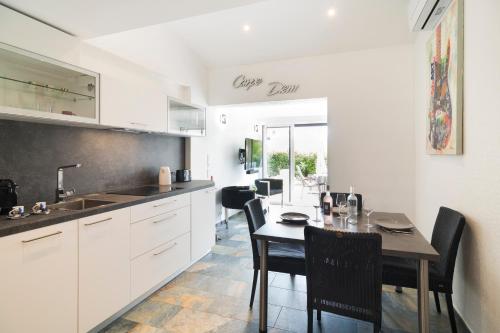 Photo de la galerie de l'établissement Villa Village Naturiste Carpe Diem, au Cap d'Agde