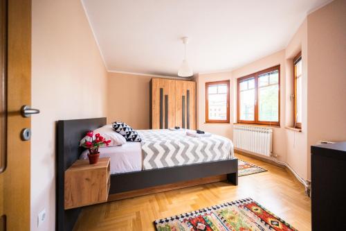 Ένα ή περισσότερα κρεβάτια σε δωμάτιο στο Spacious & Modern Apartments- Old Town