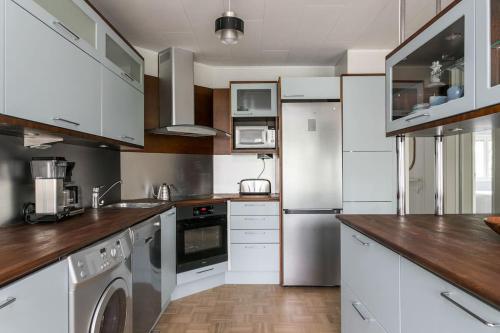 Photo de la galerie de l'établissement Upea remontoitu huoneisto Naantalin sydämessä, à Naantali