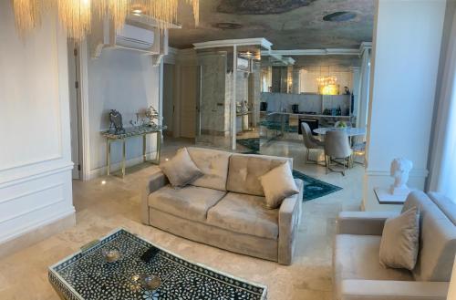Zona de estar de AB Residences -Cihangir Luxury Antique Apartment