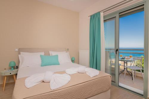 Emyria-Maisonette Apartment with roof terrace