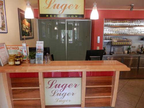 Lounge nebo bar v ubytování Gasthof-Pension Luger