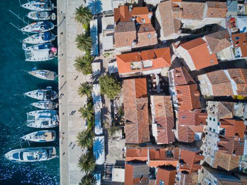 Photo de la galerie de l'établissement Apartments Paradise Hvar, à Hvar