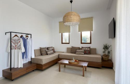 Гостиная зона в Volta Suites and Villas