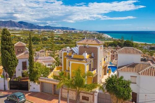 Villa Ramos Lara by Villa Plus