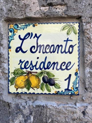 a sign on a wall that reads my argentinian resistance at Residence l'Incanto in Piano di Sorrento