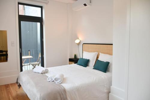 Apartamento central, junto a Praça da Batalha - APT F