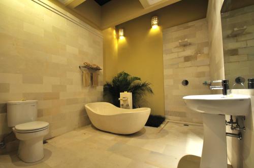 Bilik mandi di The Jas Villas