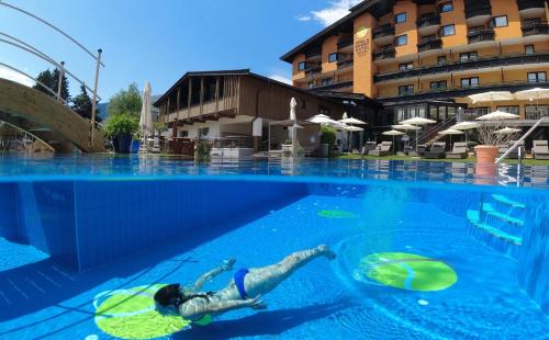 Bazén v ubytování Vital & Sporthotel Brixen nebo v jeho okolí