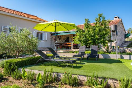Holiday home Ante with beautiful private garden