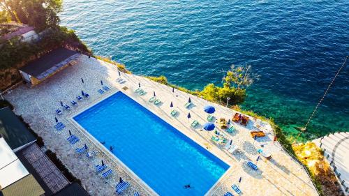 Villa Amos at Aquamarine Residence