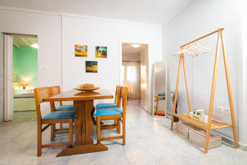 Gambar di galeri bagi F & B Summer Collection - Paliouri di Paliouri