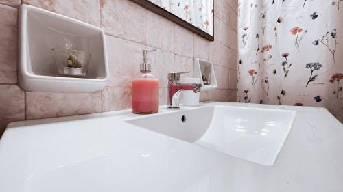 IVY Muse 1BR Apartment in Neos Kosmos Athens