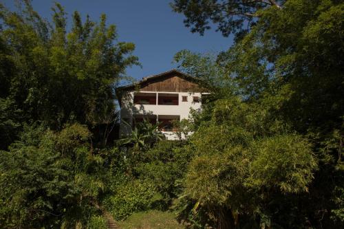 Jardín al aire libre en Pousada Cascata