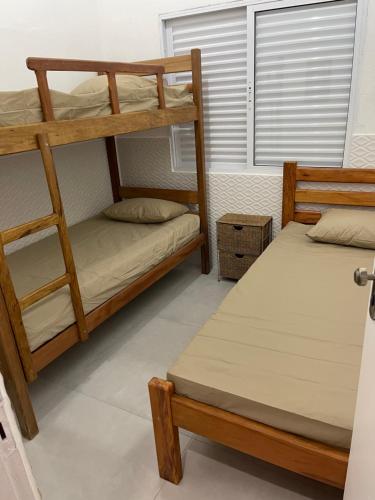 Refugio Maresias, para 10 pessoas emeletes ágyai egy szobában