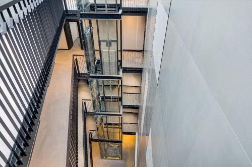 Imagen de la galería de HaPPy Inn VIP, Self Check-In-24x7, A-C, Parking-in-the-underground-Garage, en Vilna