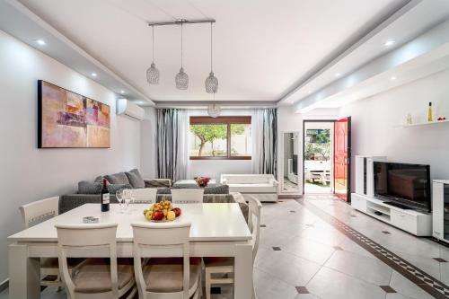 Gallery image of Vasili's Home - 5 Min from the City Ceter in Áyios Andónios