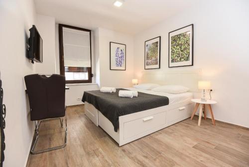 Old Town Rooms 1