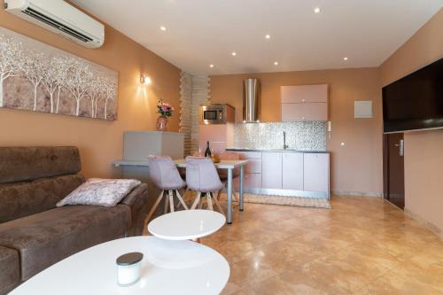 Billede fra billedgalleriet på Deluxe Suite Bambi with Panoramic View i Zadar