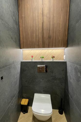Un baño de Hill Valley