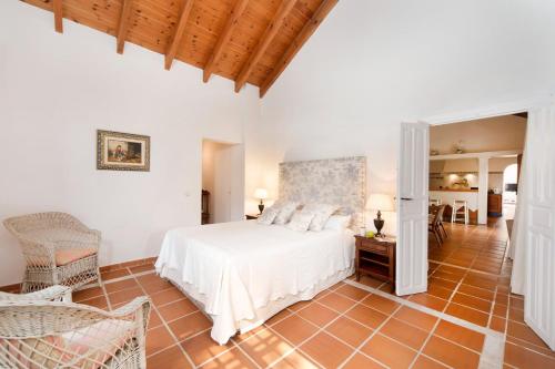 Villa Cortijo Viejo by Villa Plus