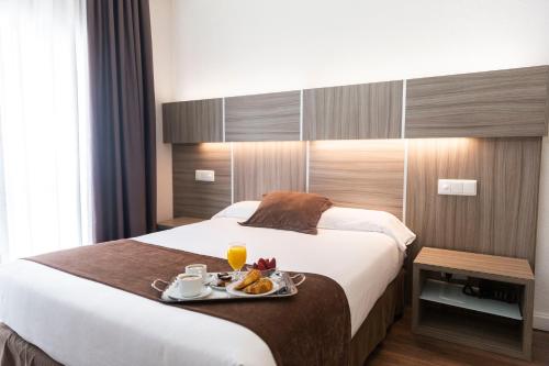 Hotel Serrano Image