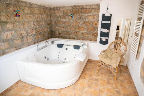 Ένα μπάνιο στο Relais Bellavista Tuscany
