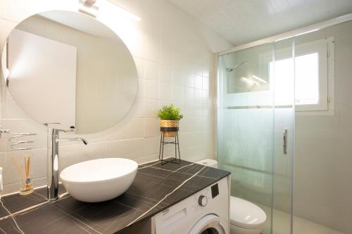 Kúpeľňa v ubytovaní 1012 Apartamento cerca de la playa by homeselectspain