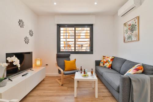 Posedenie v ubytovaní C4 - El Palo Beach 2 Bedroom Apartment