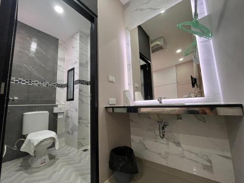 Ένα μπάνιο στο Variety winner hostel