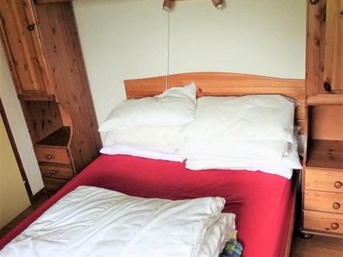 Postel nebo postele na pokoji v ubytování 2 pièces à louer à St Jean d'Aulps, 100m des pistes - FR-1-573-84