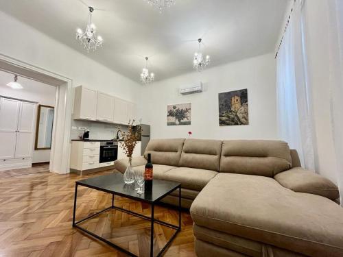 Kuchnia lub aneks kuchenny w obiekcie Lux Apartmans