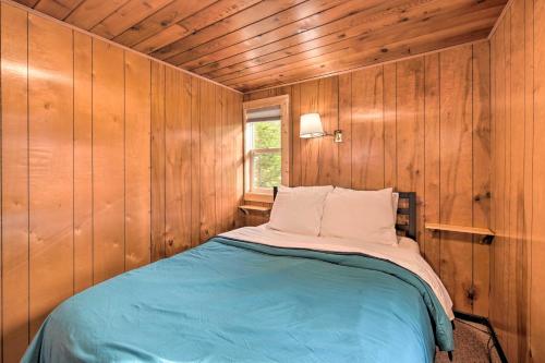 Gallery image of Cozy Cabin with Deck and Private Dock on Nelson Lake! in Hayward