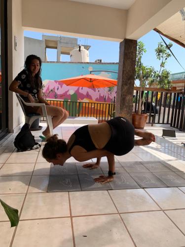 Tetamu yang menginap di Desert Heart Hostel