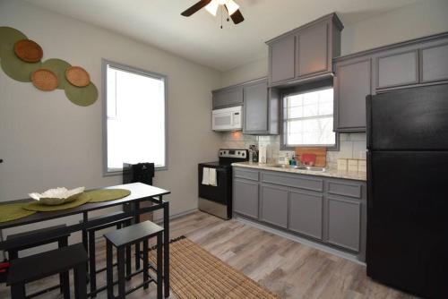SuperValue Suite #9 @ East End Revitalized – Photos 3