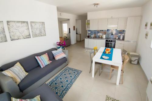 Sliema, Villa Savoia Luxury Apartment for 5 Guests