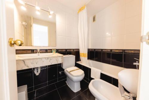 Kúpeľňa v ubytovaní Bravissimo Estel A8 Penthouse S'Agaró