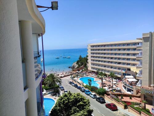 Bazén v ubytování Cap Salou Sea View nebo v jeho okolí