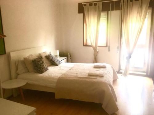 Lova arba lovos apgyvendinimo įstaigoje OHH - Dom Manuel - Central Lounge Apartment