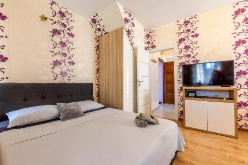 Apartments Johnny Split Croatia with Hot Tub