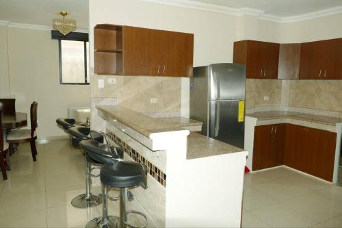 Dapur atau dapur kecil di Ecuabook American Consulate 5min
