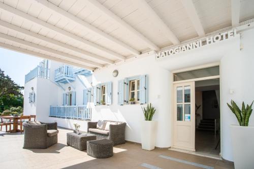 Posedenie v ubytovaní Matogianni Hotel